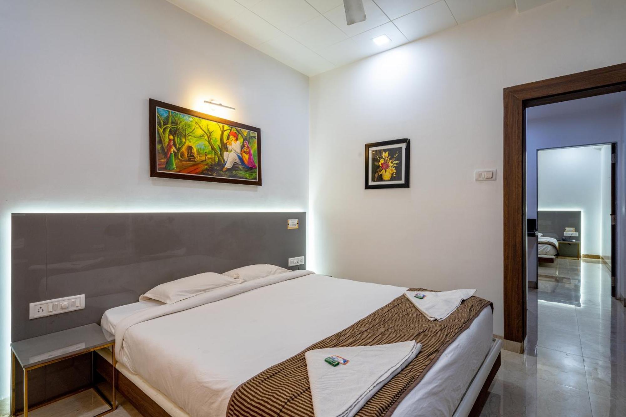 Hotel Darshan Executive Tuljapur Екстер'єр фото