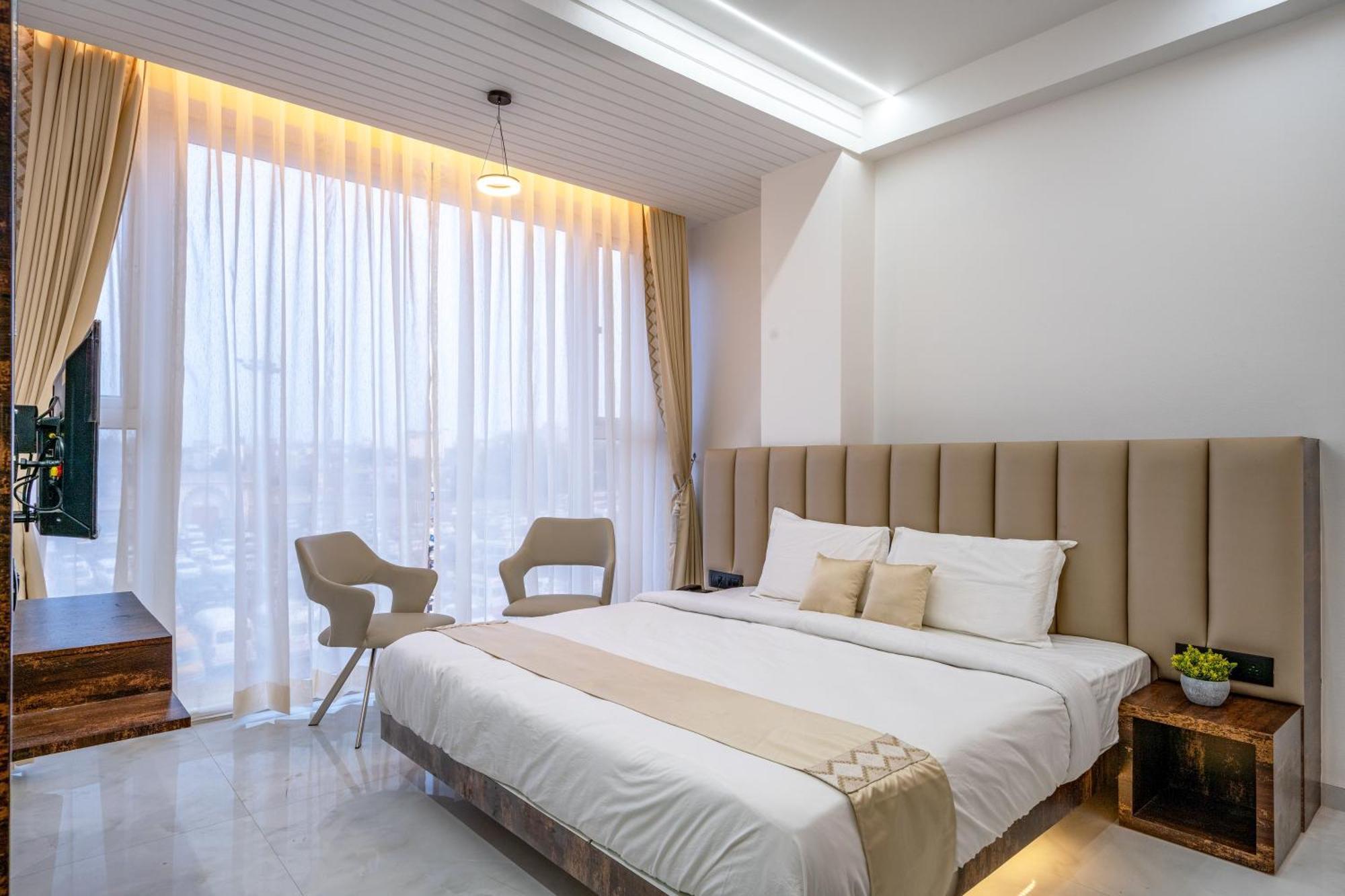 Hotel Darshan Executive Tuljapur Екстер'єр фото