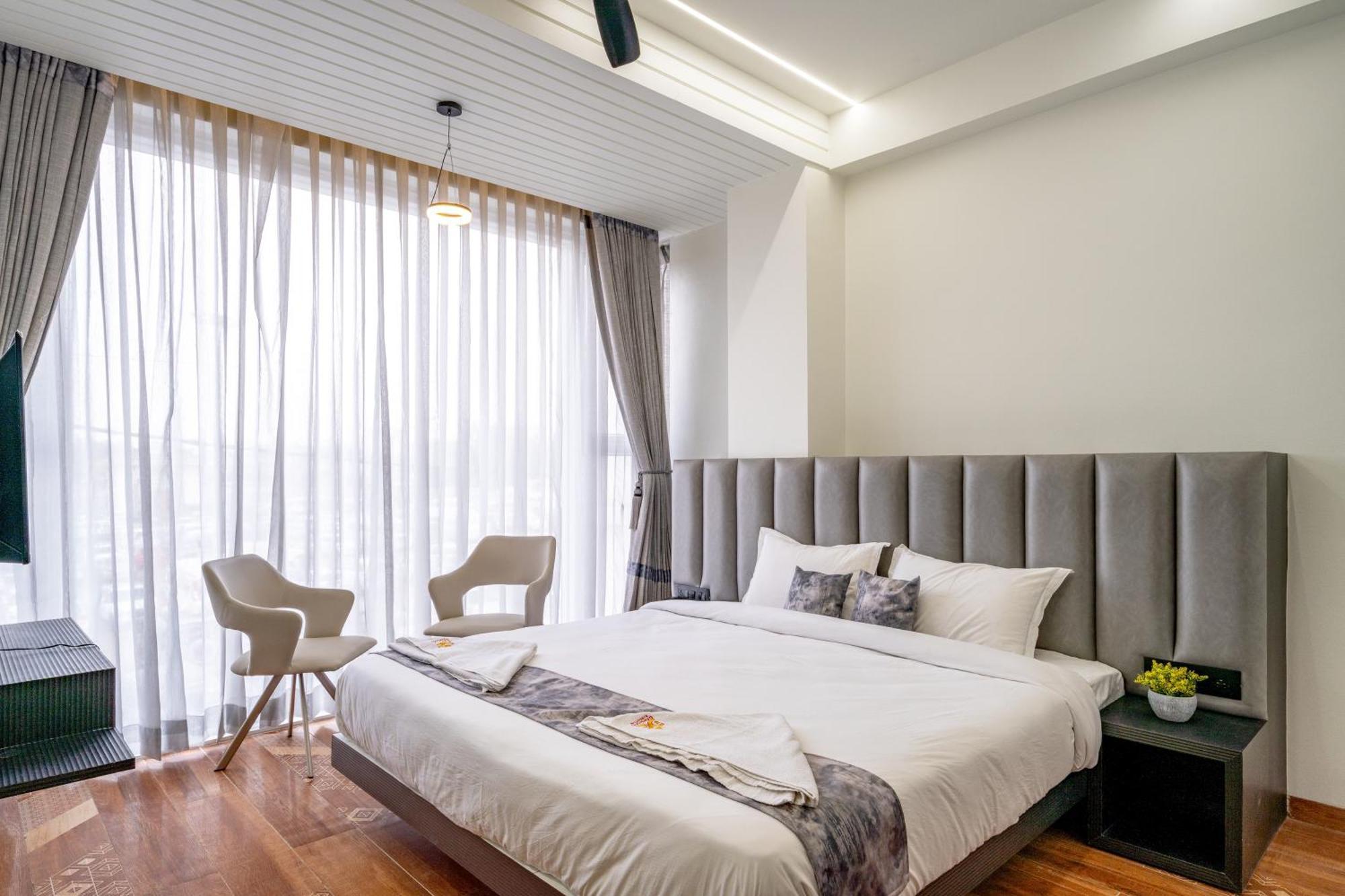 Hotel Darshan Executive Tuljapur Екстер'єр фото