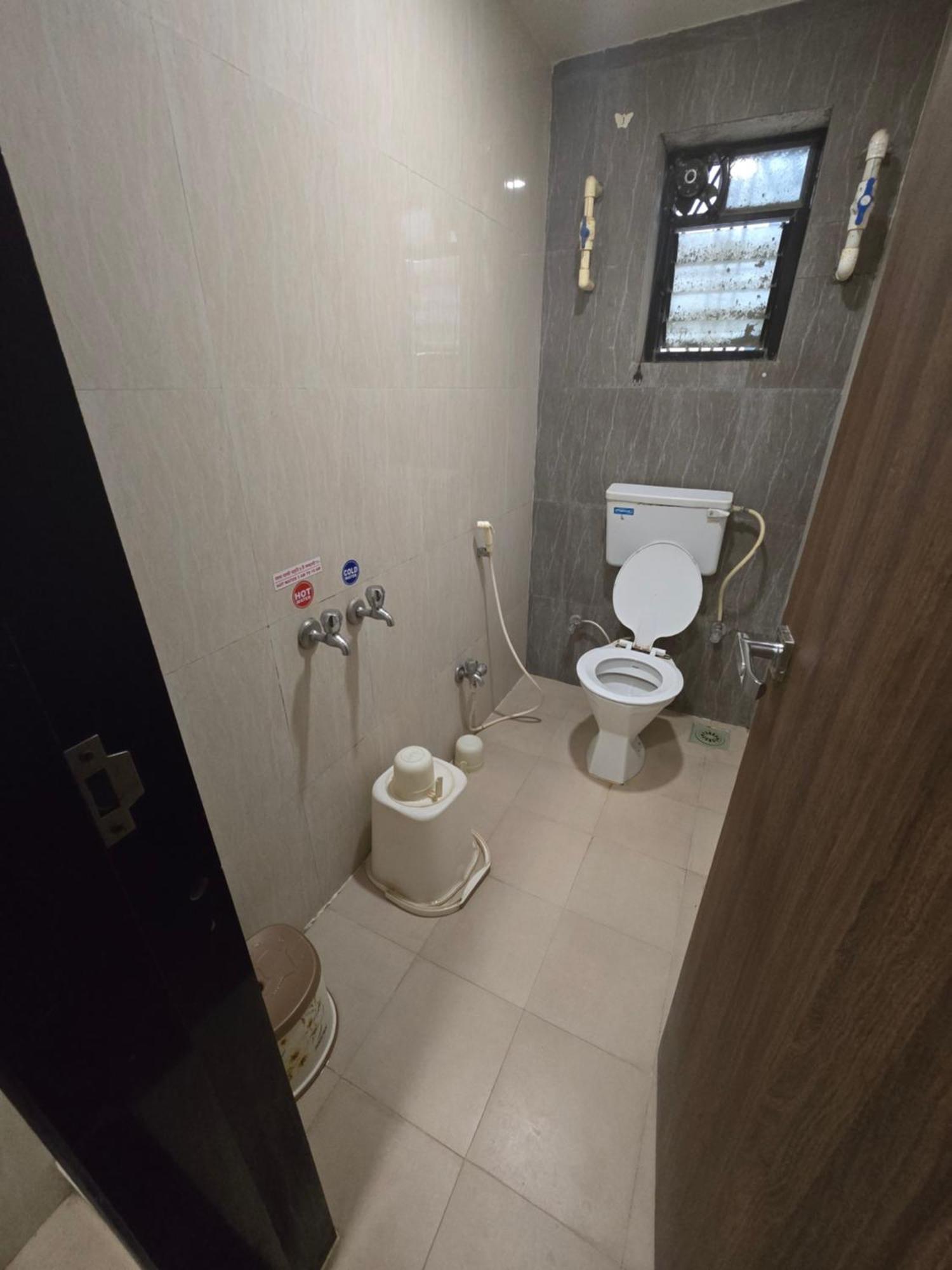 Hotel Darshan Executive Tuljapur Екстер'єр фото