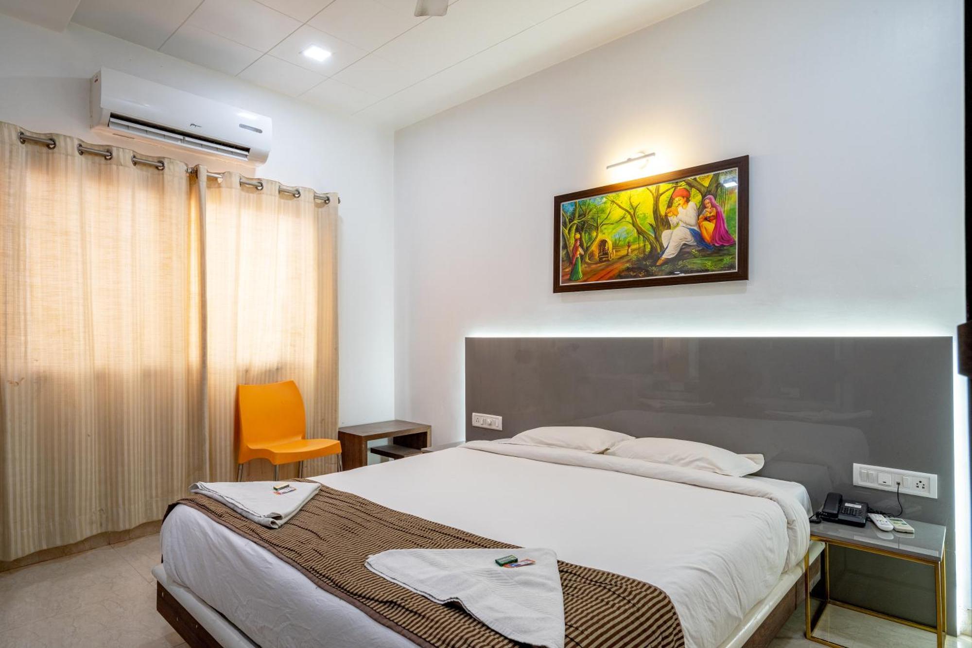 Hotel Darshan Executive Tuljapur Екстер'єр фото
