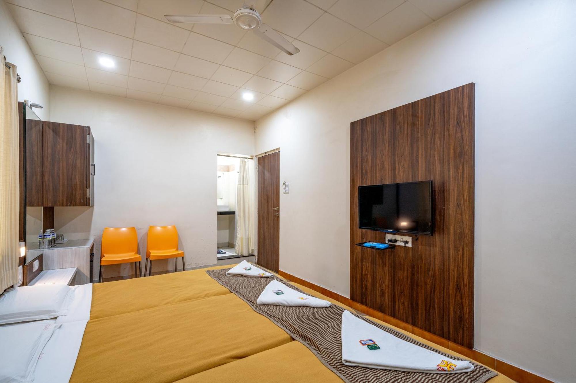 Hotel Darshan Executive Tuljapur Екстер'єр фото